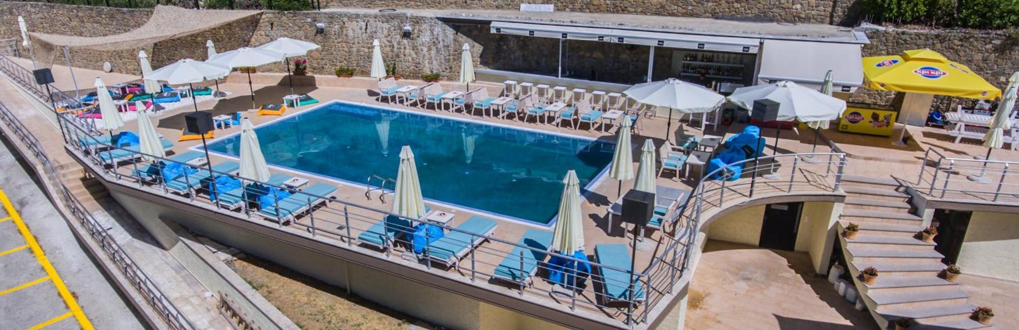 Nymfes Hotel Káto Loutrákion المظهر الخارجي الصورة