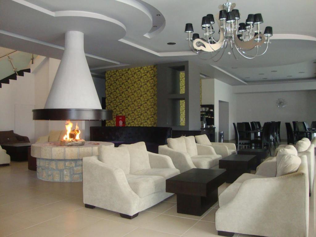 Nymfes Hotel Káto Loutrákion المظهر الخارجي الصورة