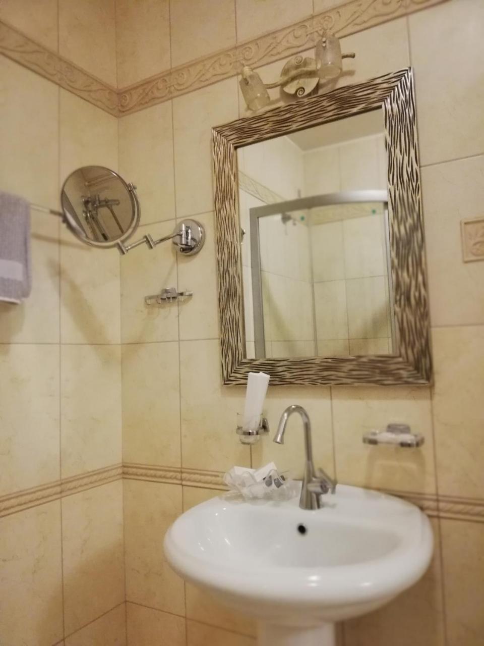 Nymfes Hotel Káto Loutrákion المظهر الخارجي الصورة